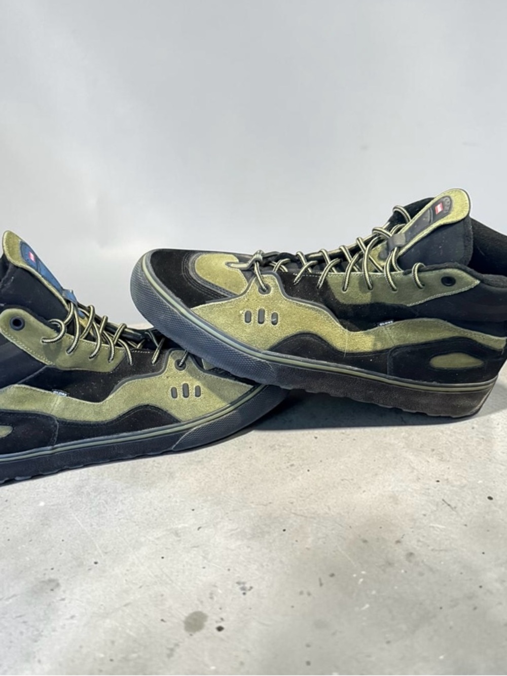 Globe Men's Shoes "Dimension" Black/Moss/Summit